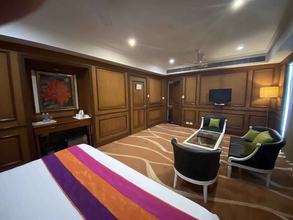 Hotel India Awadh Lucknow Zewnętrze zdjęcie