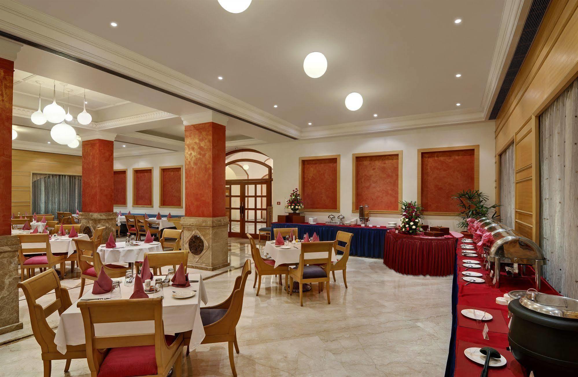 Hotel India Awadh Lucknow Zewnętrze zdjęcie